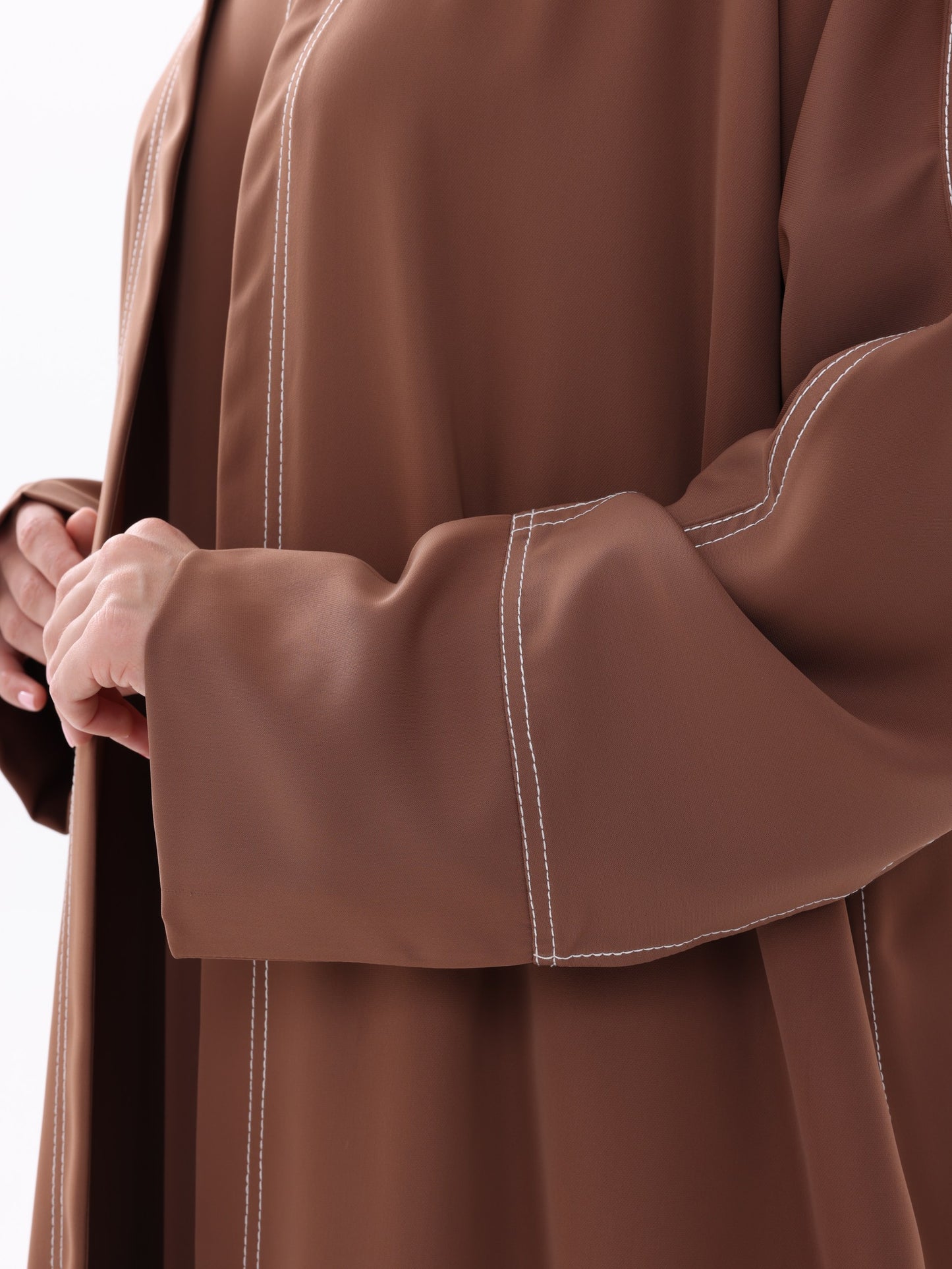 O-OUD abaya - عباية العود